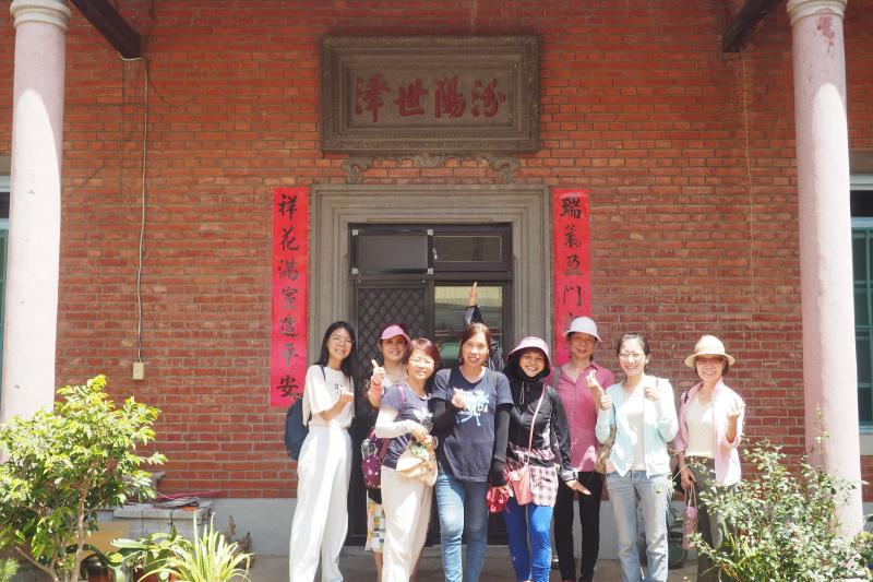 在郭芝苑先生故居 合影