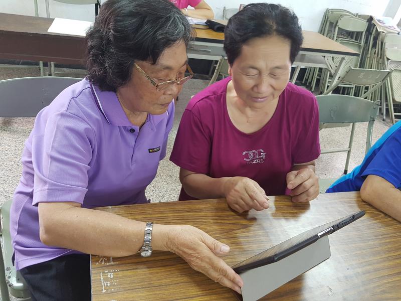 銀髮族健康照護,在中坑社區開課.-封面照