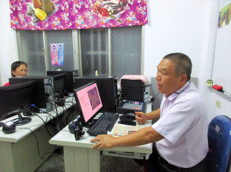 學員學習數位影像紀錄課程照