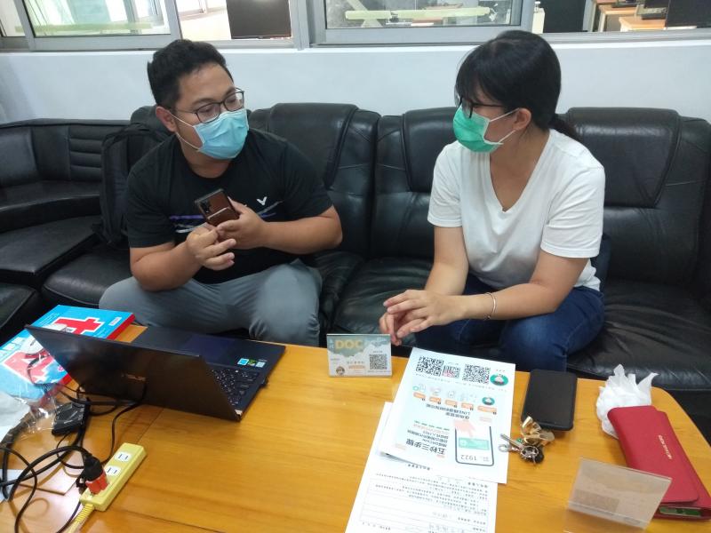 竹山DOC的營運團隊在服務過程中，瞭解疫情期間店家學員的生計受影響的情況