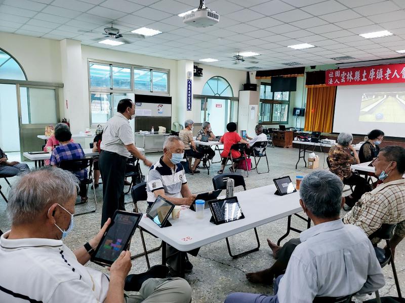 學員參與課程學習報名踴躍。