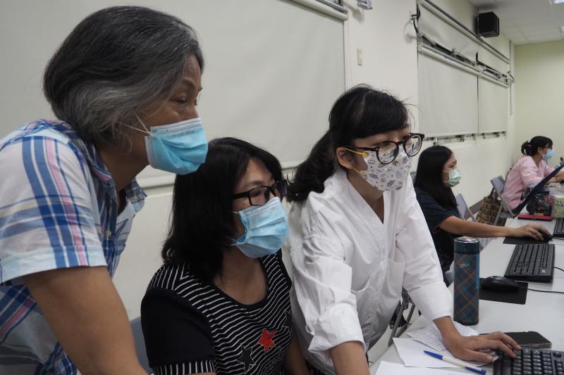 講師指導學員AI軟體