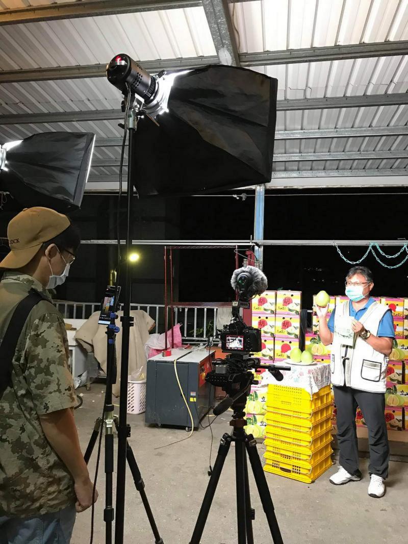卓溪DOC開設直播課程，介紹立山村文旦柚-產地的故事。