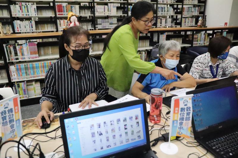 不分彼此地互相學習!