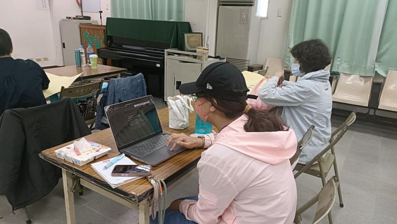 學員練習用電腦軟體撰寫計畫書