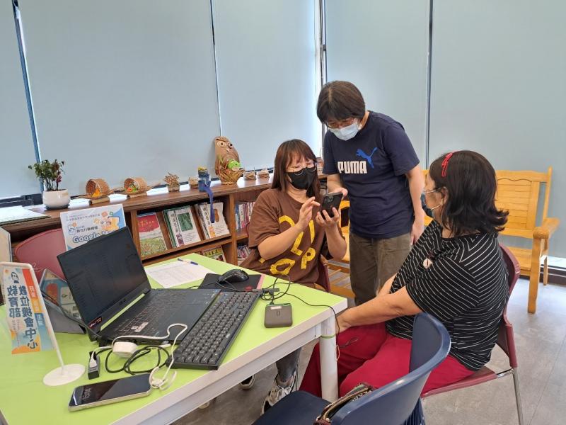 5/17行動諮詢服務照3