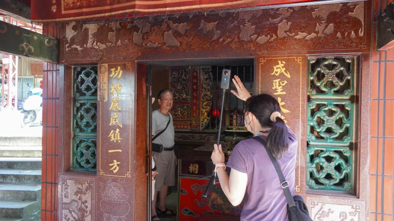 透過課程帶領學員利用360環景相機，拍攝東勢大茅埔客家庄的廟宇