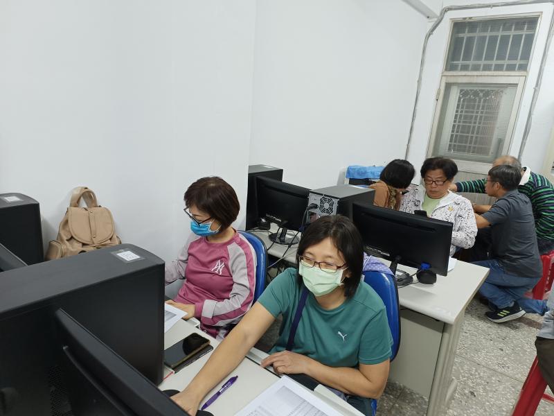 學會如何利用手機和簡單的攝影技巧課程照