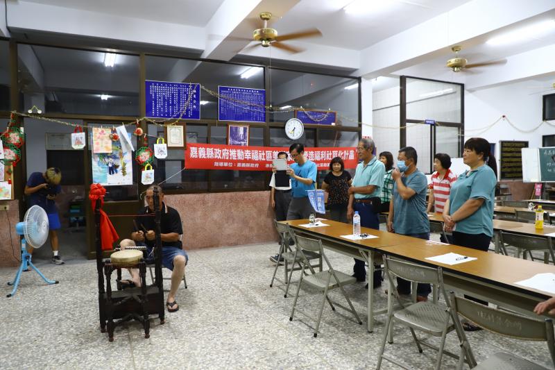 講師指導拍攝文化技藝