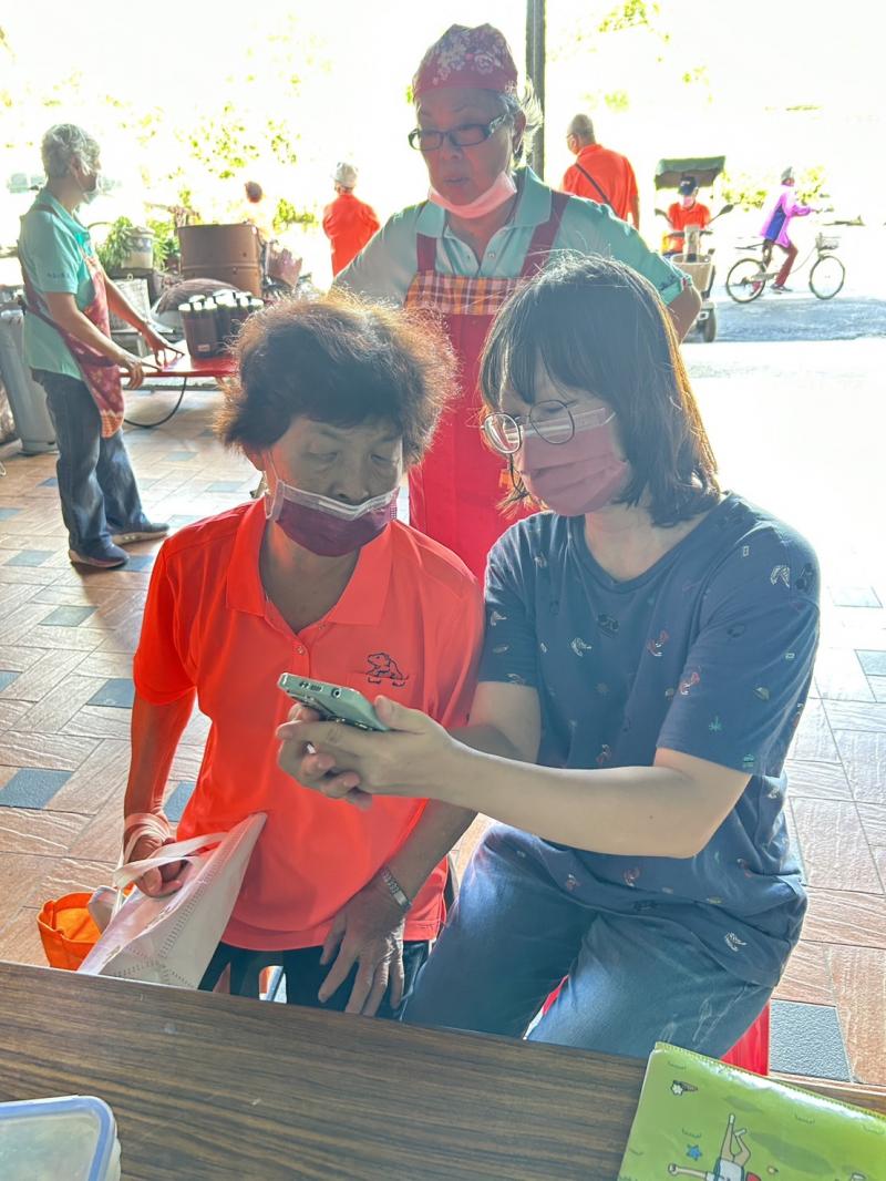 10/7行動諮詢服務照2