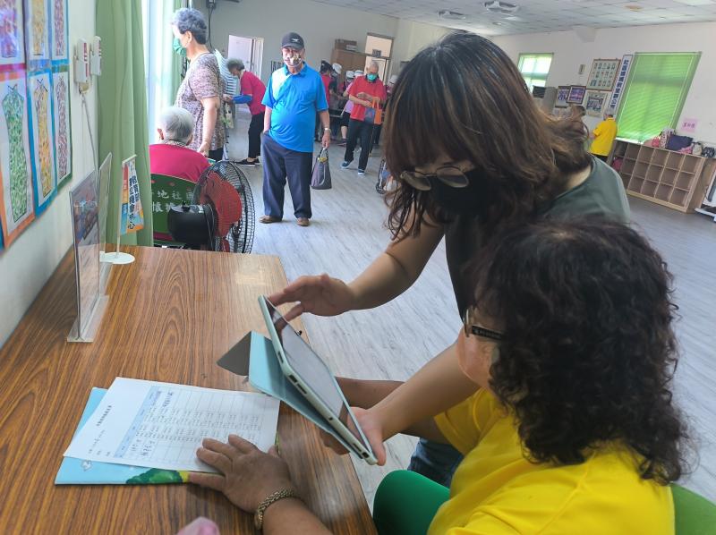 4/22行動諮詢服務照3