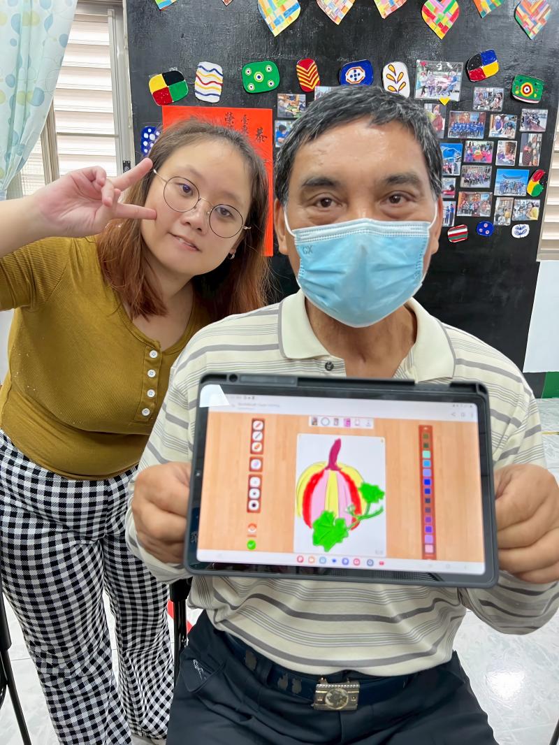 用新的方式表達愛與生活。