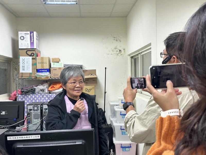 手機 打開我和世界的新連結-封面照