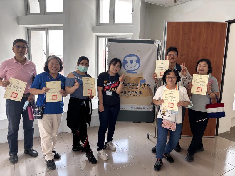 陳玉秀完成了許多豐富多元的課程