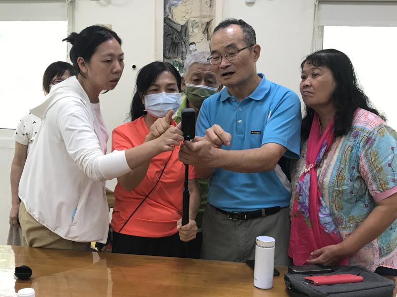 與同學一起學習的360影片拍攝