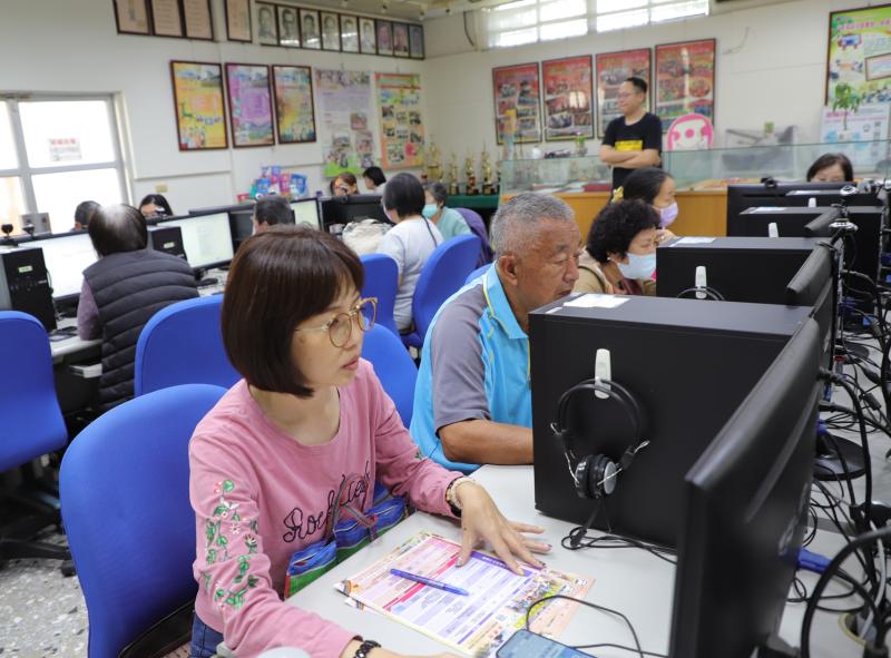 參加AI人工智慧應用課程