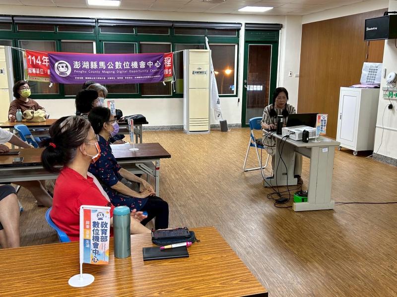 認真聆聽老師攝影技巧