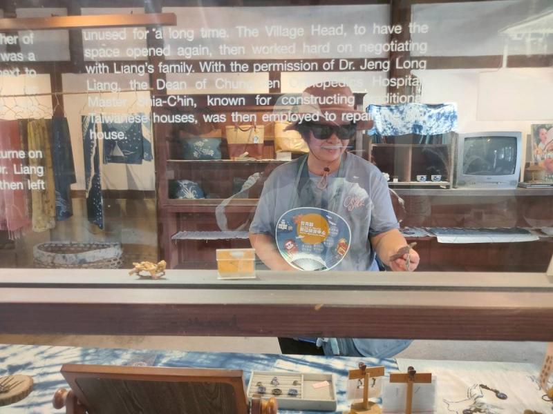 玻璃文字的創意構圖