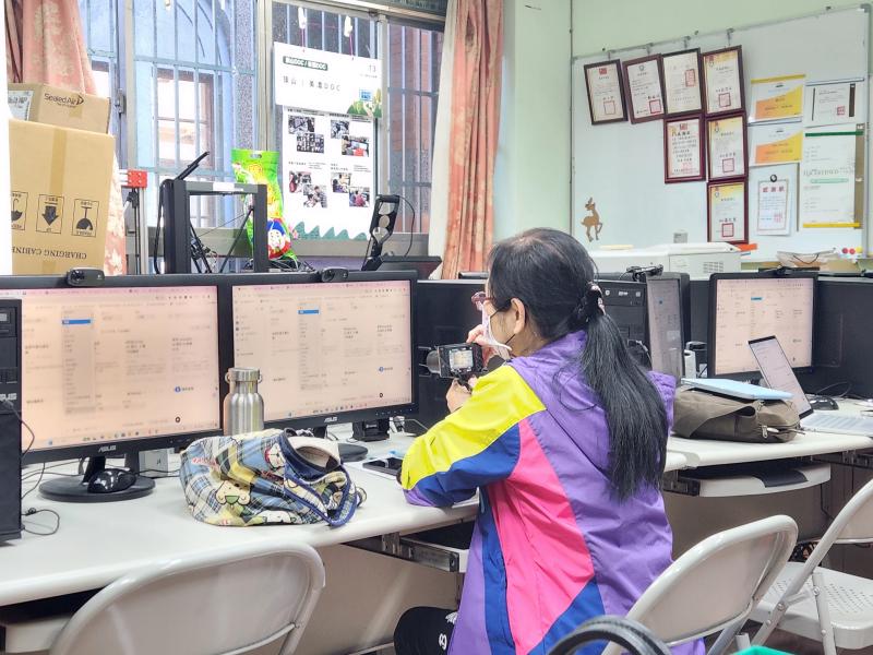 在數位浪潮中重新出發- 學員:陳貞燁-封面照