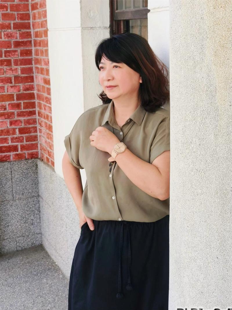 學員王玲文【平面人像攝影】課程自拍照-2。