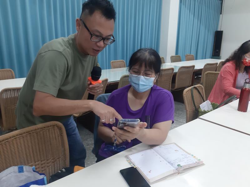    目前我上過的課程有:[讓AI成為你的幫手]、[3D列印筆創作+燈飾DIY]、[二林食客輕鬆拍+剪輯班]、[攝影與修圖]。這些都是我以前未接觸過的領域，講師們都很用心教導每一位學員，上課氣氛輕鬆，面對學員遇到的問題也都會一一幫忙解惑，讓