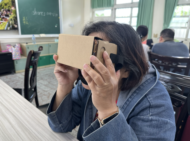 透過VR眼鏡探索科技新世界-封面照