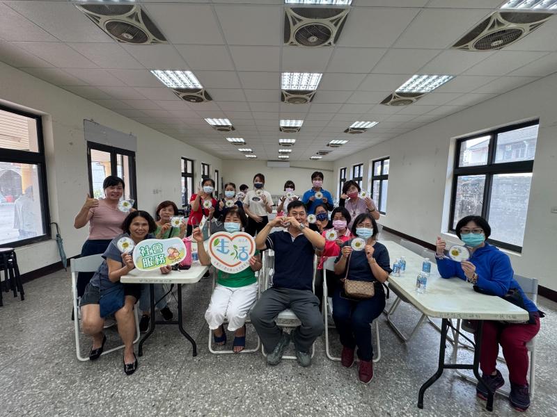 學員學員一起合影。