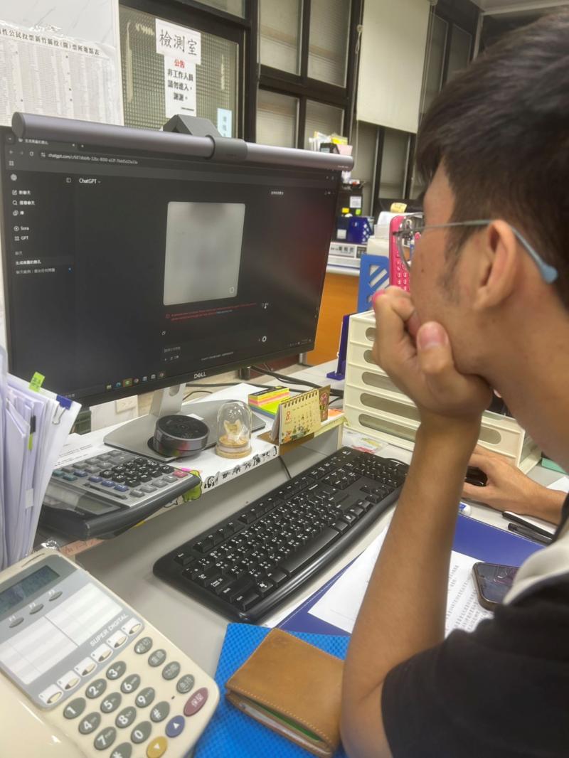 利用所學的ChatGPT來寫文案並實際運在工作上,提升自我數位的能力。