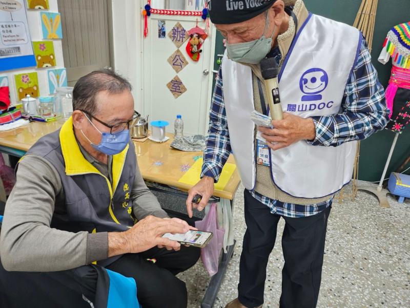 用科技與愛連結生活的溫馨--黃亮源長者-封面照