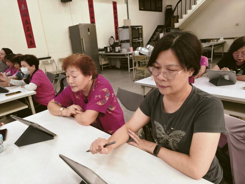 會拍照、攝影,製作成小短片