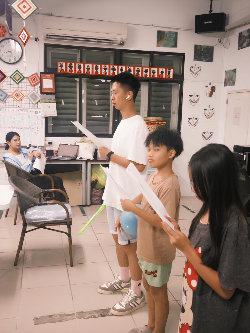 學員們在進行彩排練習