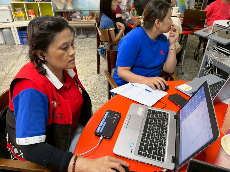 數位魔法秀．AI助力日常與教學-封面照