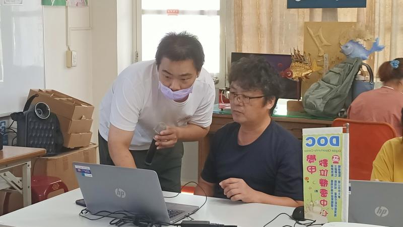 我鼓起勇氣參加了「虛擬展覽館」與「雷雕課程」