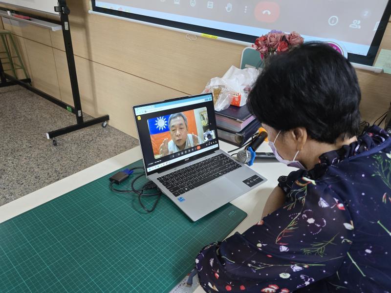 遠距視訊問診。