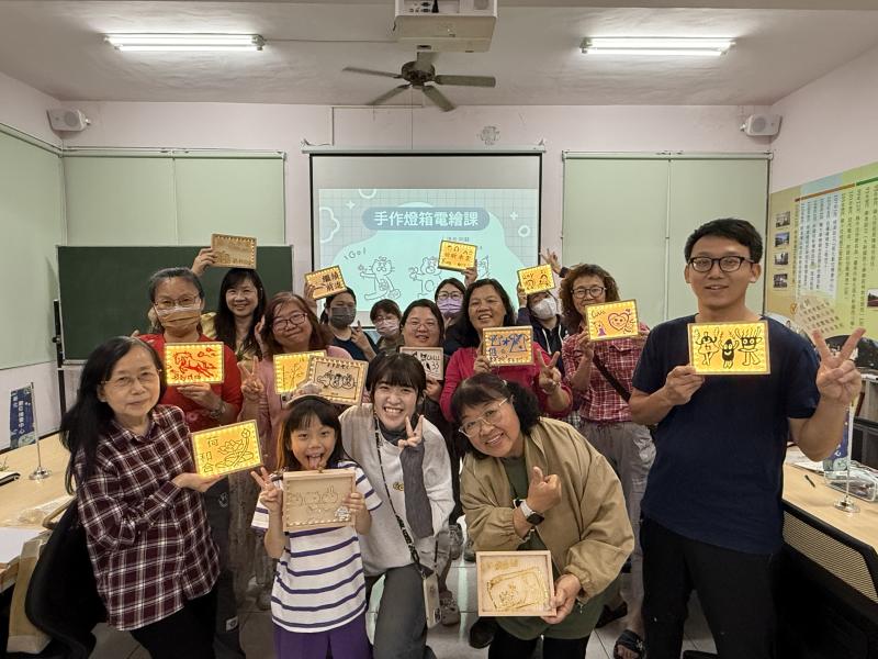 [溫馨故事][新化DOC]點亮創意的成就感，開發我的文創商品。李○璇。-封面照