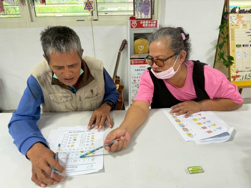 這樣的課程不僅讓長者們保持身體健康，更讓他們在互動中感受到關懷與陪伴。透過身心的雙重鍛鍊，每位長者都在這裡找到了屬於自己的快樂與成就感。