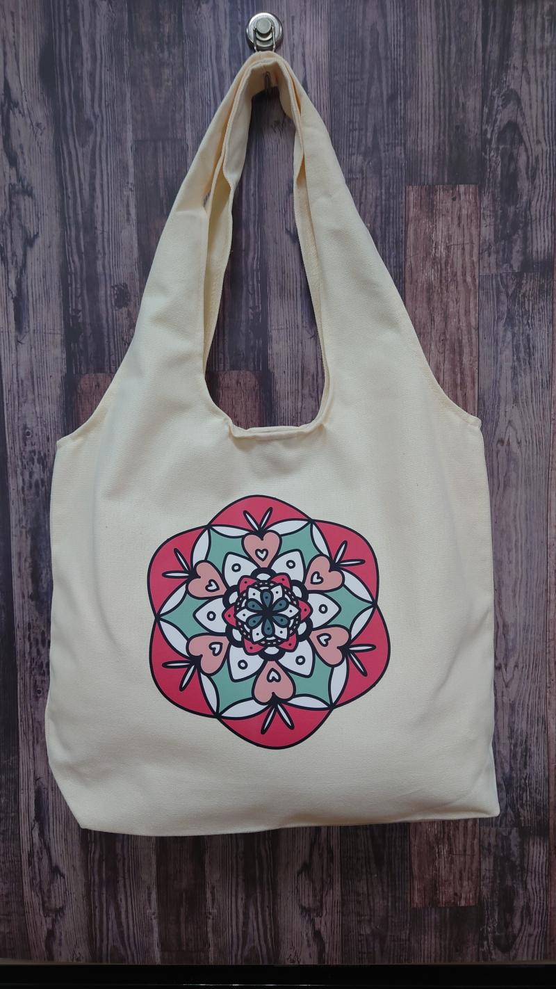 《銅鑼故事設計坊》作品_樟樹、芋頭等在地元素