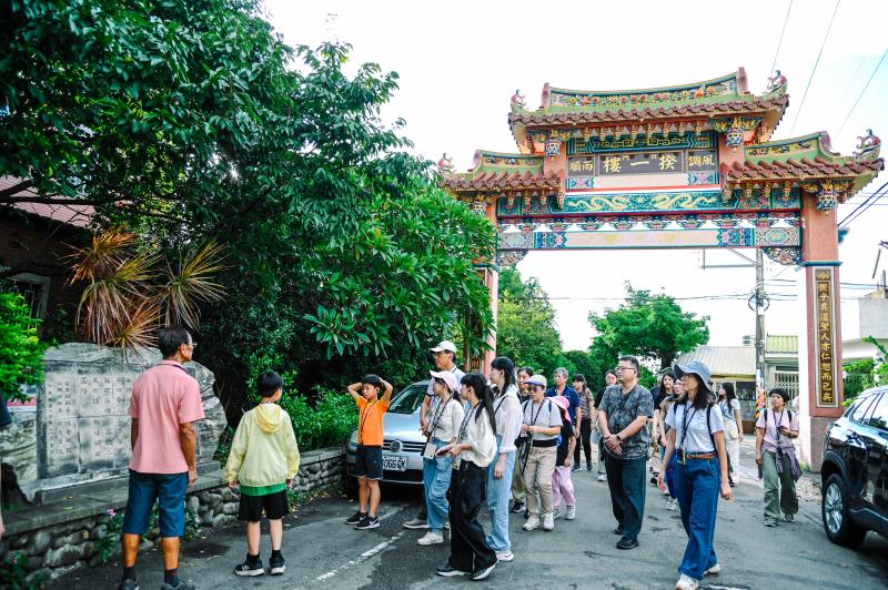 揆一樓 石墻村走讀
