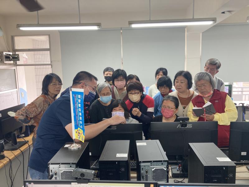 <p>上課地點:後壁DOC教室<br />
上課內容:我的數位保險箱-資料備份全攻略</p>