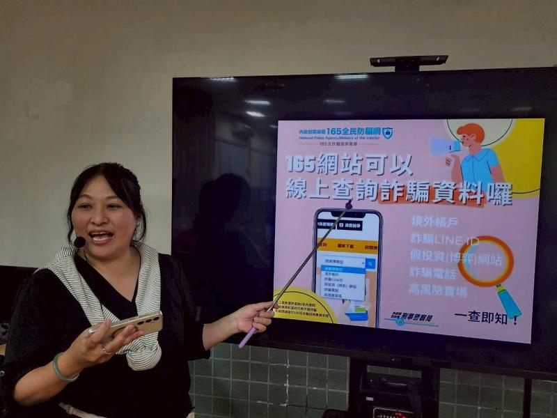 潮州DOC潮庄文教協會 行動諮詢服務  小心詐騙 115.3.25光華社區活動中心行動諮詢服務服務照片  安全上網 保護個資 防詐提醒 網路識讀 社區防暴