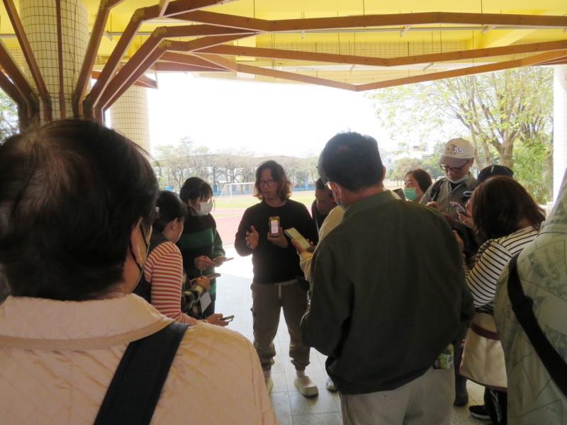 老師帶著學員跟著 Google 工具實際去走走