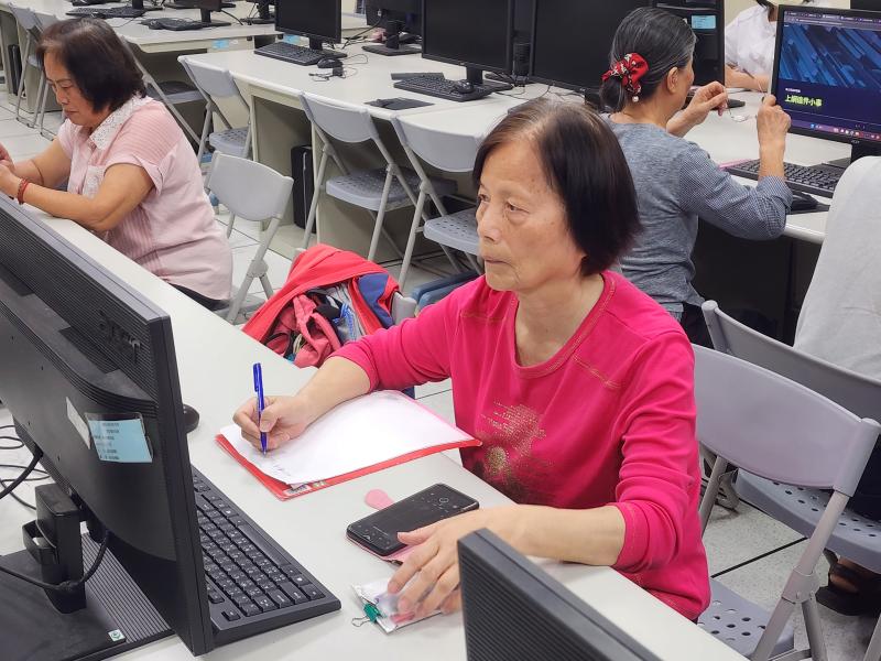 與時代接軌的勇氣：我的DOC數位學習之路-封面照