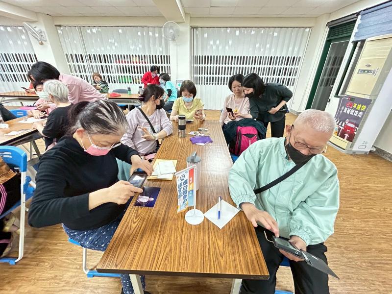 一起按講師說明學習操作