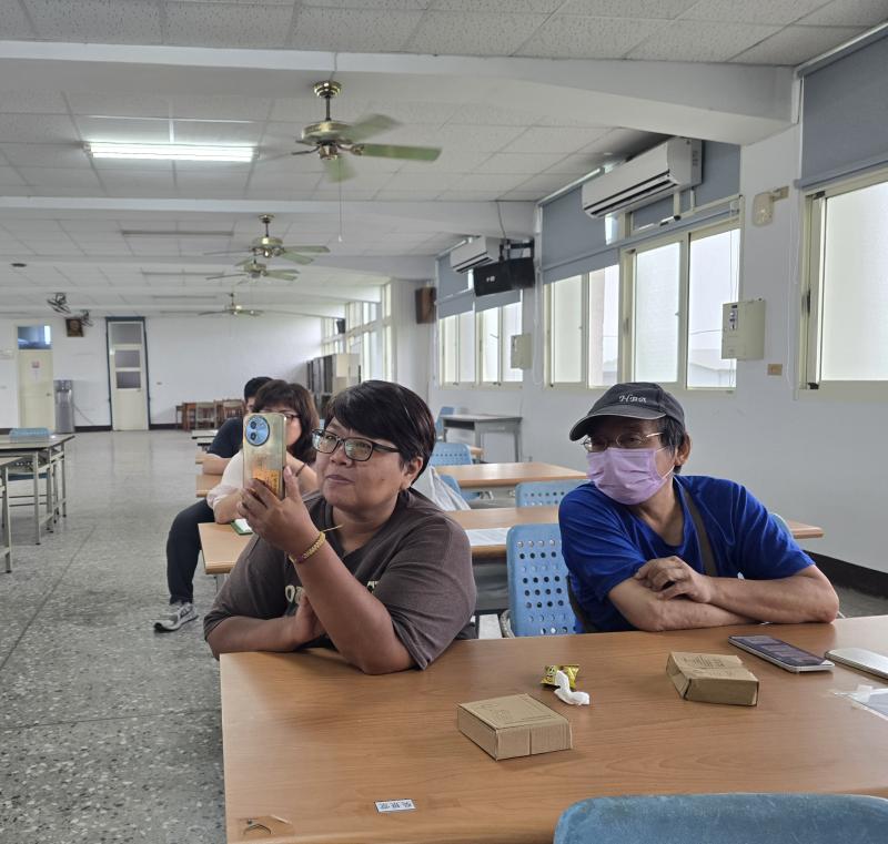 手機 AI 不求人」課程，是一段從迷惘到驚喜的成長5 旅