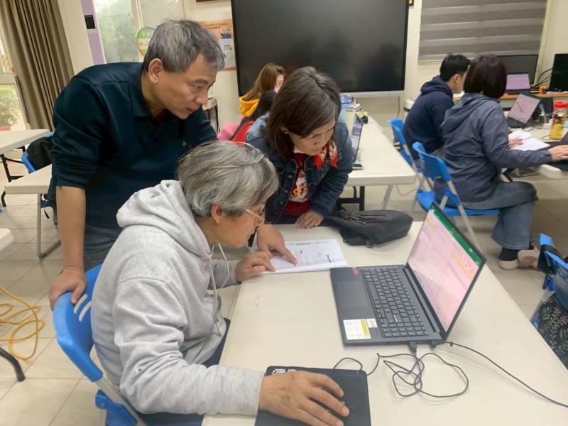 新住民來台認真學習數位知識　終身學習展現新力量-封面照