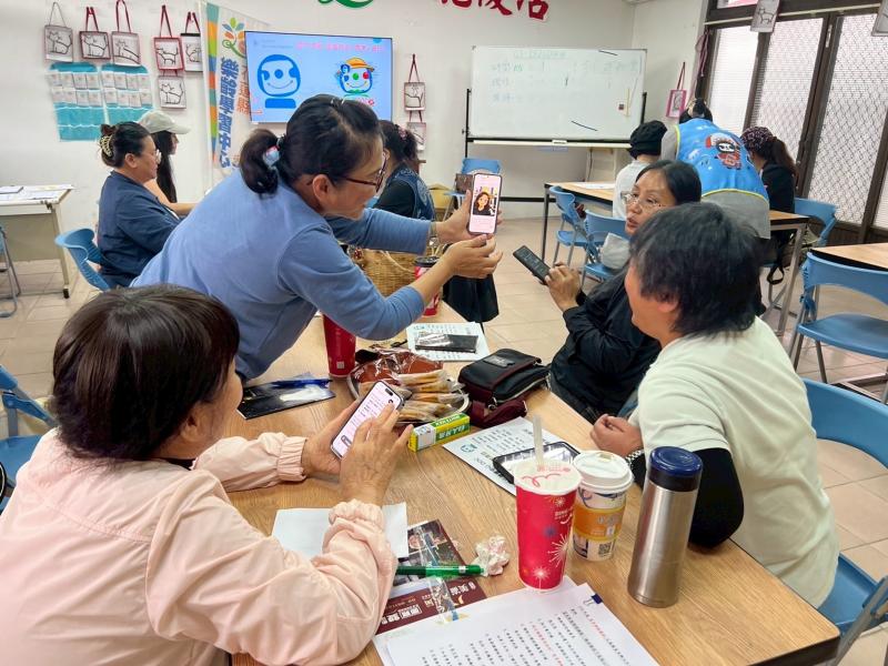 加入數位小幫手共同成長-封面照