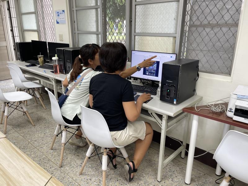 學員參加臺南高雄數位機會中心舉辦的AI海報創意設計競賽製作日常-封面照