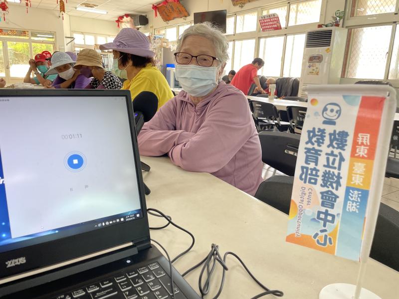 <p>長輩聲音分享親身經歷，重現街道與生活場景，個人記憶映照出社會與文化的變遷，是社區珍貴資產。</p>