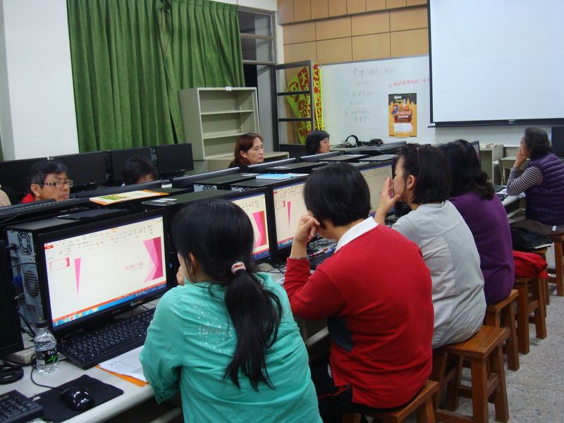 學員們專注的樣子