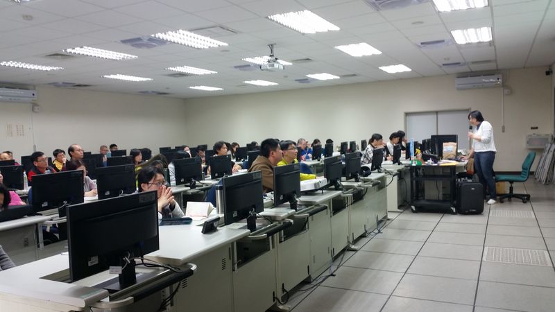 今天的開課地點位在東華大學電腦教室